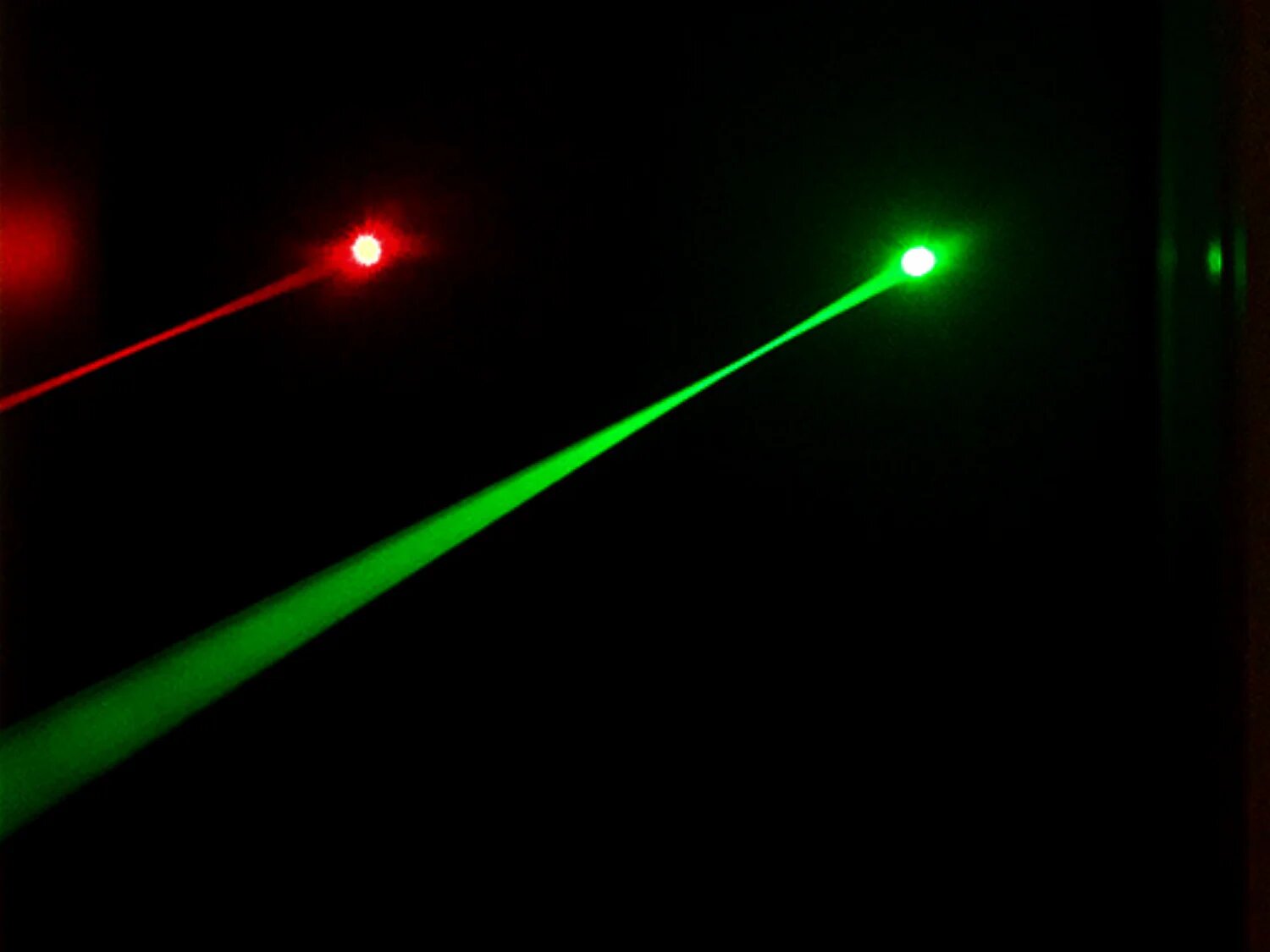 red-green-laser-pointer-safe-for-students